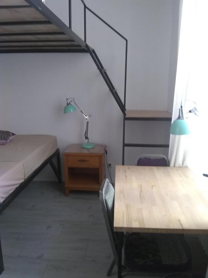 Rodzinna Przestrzen Dla 8 Osob 2 Pokoje Z Lazienka I Mini Aneksem Warsaw Exterior photo